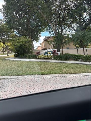 15368 SW 111th St, Miami, FL 33196