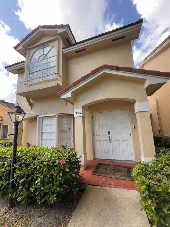 15368 SW 111th St, Miami, FL 33196