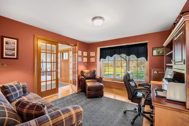 W316S8904 Laurens PARKWAY, Mukwonago, WI 53149