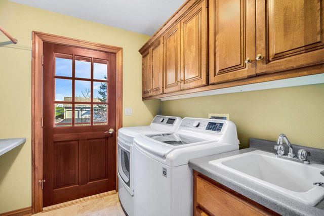 W316S8904 Laurens PARKWAY, Mukwonago, WI 53149