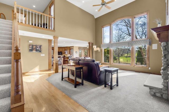 W316S8904 Laurens PARKWAY, Mukwonago, WI 53149