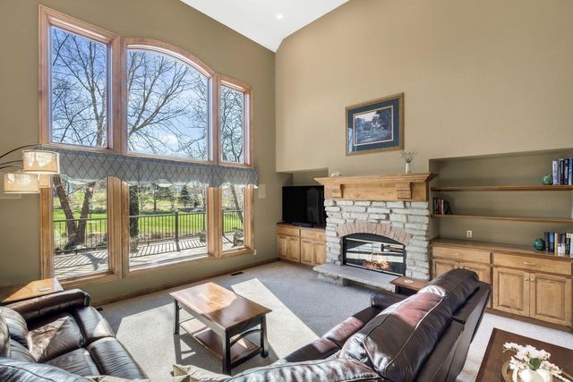 W316S8904 Laurens PARKWAY, Mukwonago, WI 53149