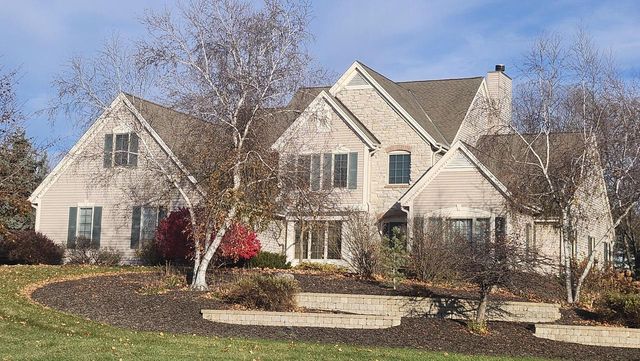 W316S8904 Laurens PARKWAY, Mukwonago, WI 53149