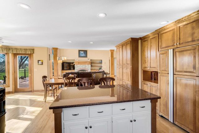 W316S8904 Laurens PARKWAY, Mukwonago, WI 53149