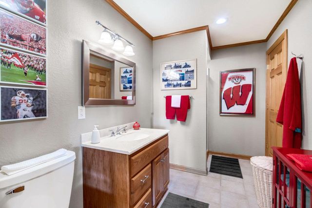 W316S8904 Laurens PARKWAY, Mukwonago, WI 53149