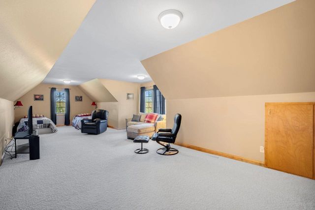W316S8904 Laurens PARKWAY, Mukwonago, WI 53149