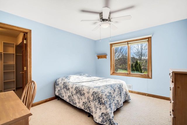 W316S8904 Laurens PARKWAY, Mukwonago, WI 53149