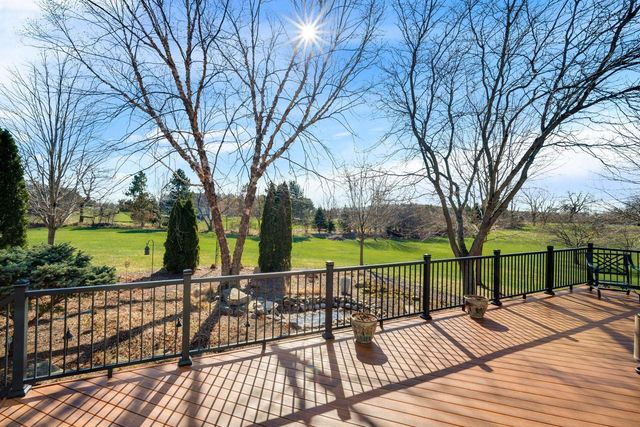 W316S8904 Laurens PARKWAY, Mukwonago, WI 53149