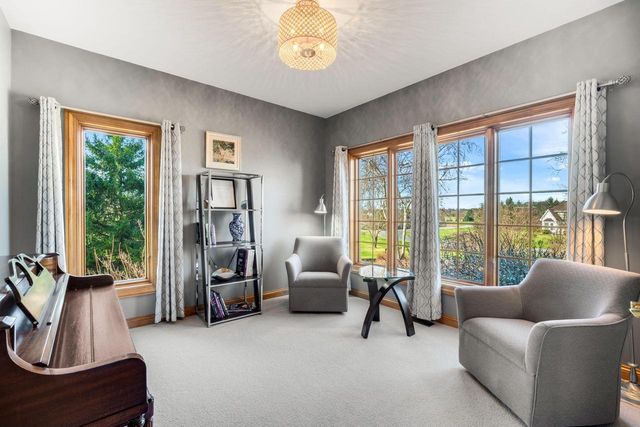 W316S8904 Laurens PARKWAY, Mukwonago, WI 53149