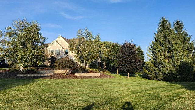 W316S8904 Laurens PARKWAY, Mukwonago, WI 53149