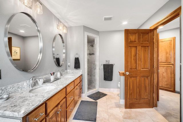 W316S8904 Laurens PARKWAY, Mukwonago, WI 53149