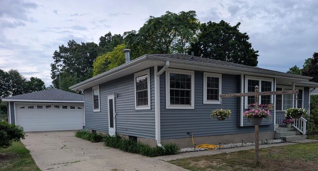 461 W Hile Road, Norton Shores City, MI 49441