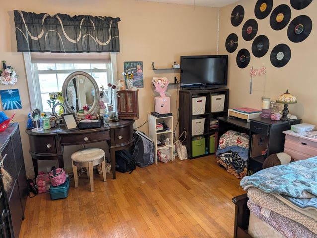 461 W Hile Road, Norton Shores City, MI 49441
