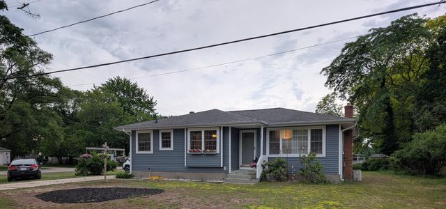 461 W Hile Road, Norton Shores City, MI 49441