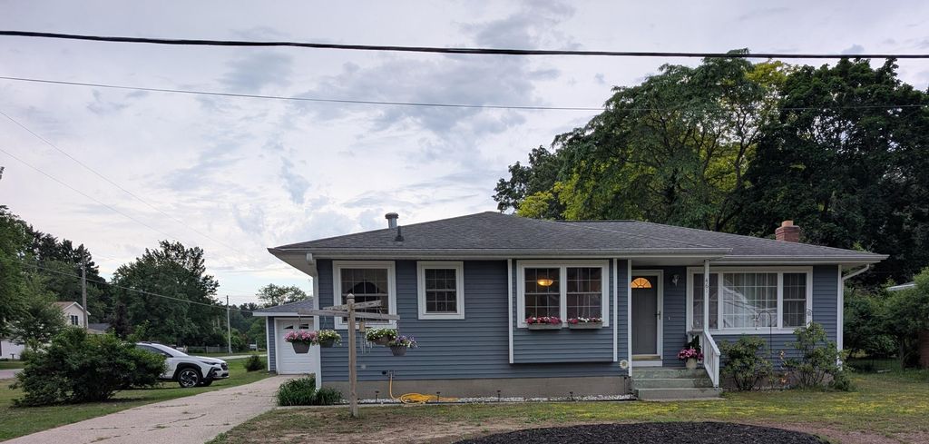 461 W Hile Road, Norton Shores City, MI 49441