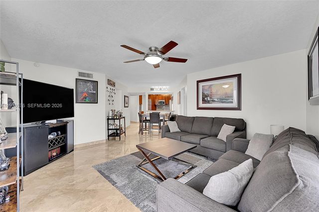 10501 W Broward Boulevard 311, Plantation, FL 33324