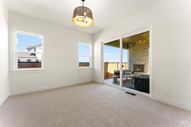 21690 Appaloosa Ave, Star, ID 83669