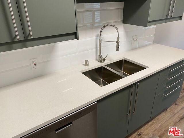 1120 Logan Street, Los Angeles, CA 90026