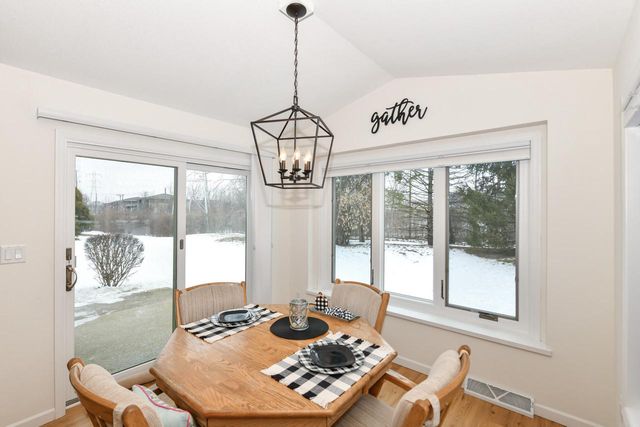 909 Bay View CIRCLE, Mukwonago, WI 53149