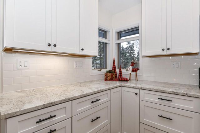 909 Bay View CIRCLE, Mukwonago, WI 53149