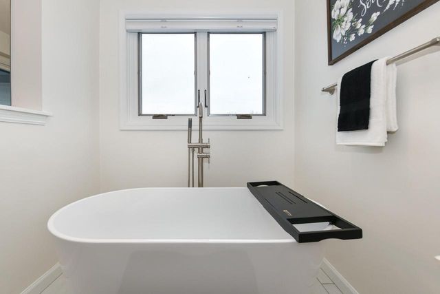 909 Bay View CIRCLE, Mukwonago, WI 53149