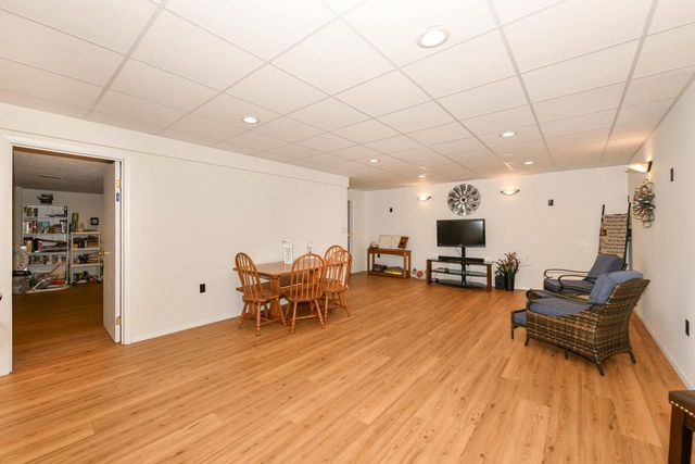 909 Bay View CIRCLE, Mukwonago, WI 53149