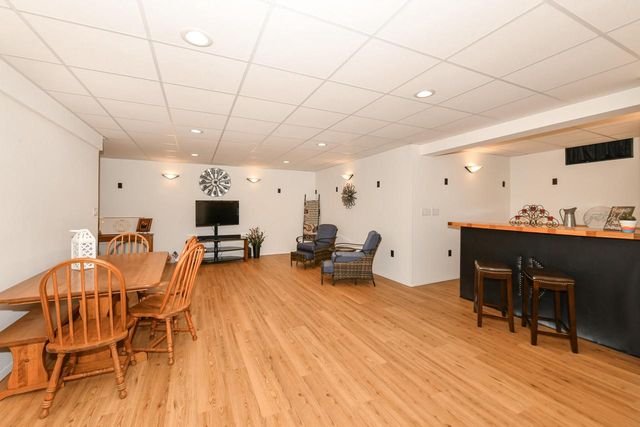 909 Bay View CIRCLE, Mukwonago, WI 53149