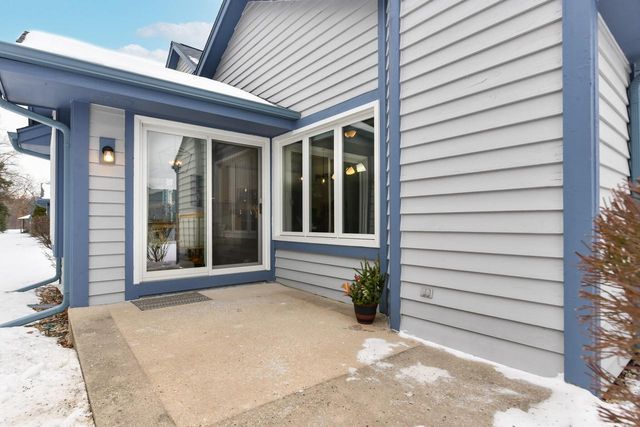 909 Bay View CIRCLE, Mukwonago, WI 53149