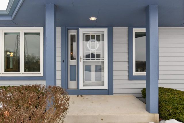 909 Bay View CIRCLE, Mukwonago, WI 53149