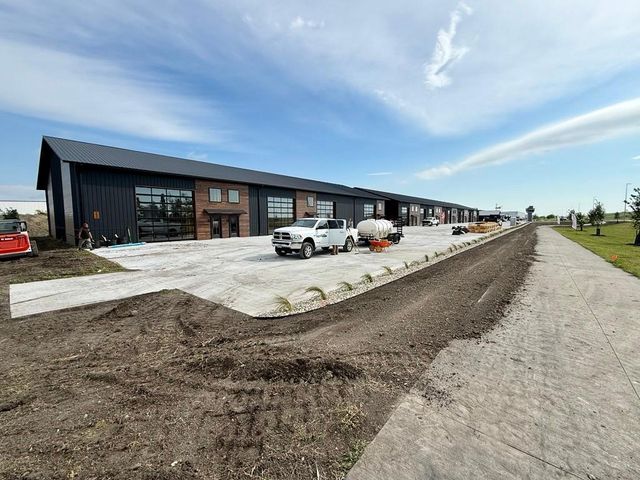 5645 12th Avenue NE 8, Fargo, ND 58102