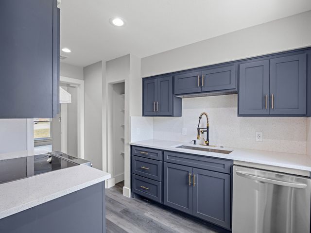 1142 Deerwood Drive, Dallas, TX 75232