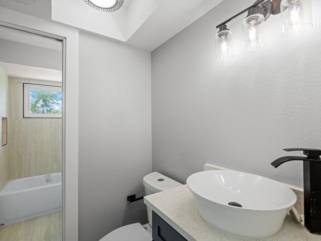 1142 Deerwood Drive, Dallas, TX 75232