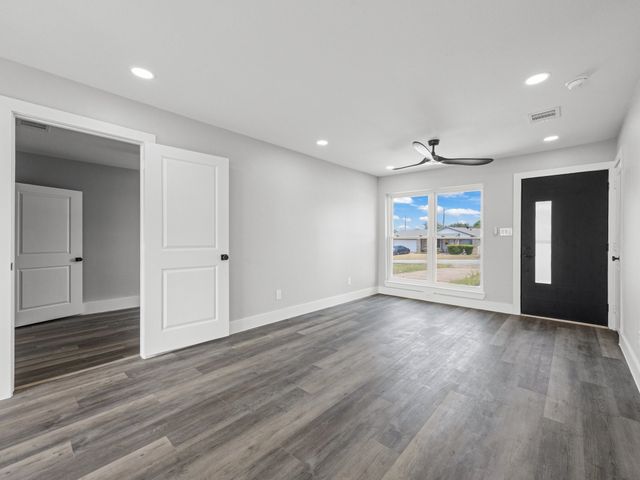 1142 Deerwood Drive, Dallas, TX 75232