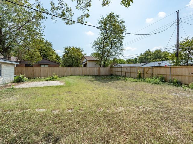 1142 Deerwood Drive, Dallas, TX 75232