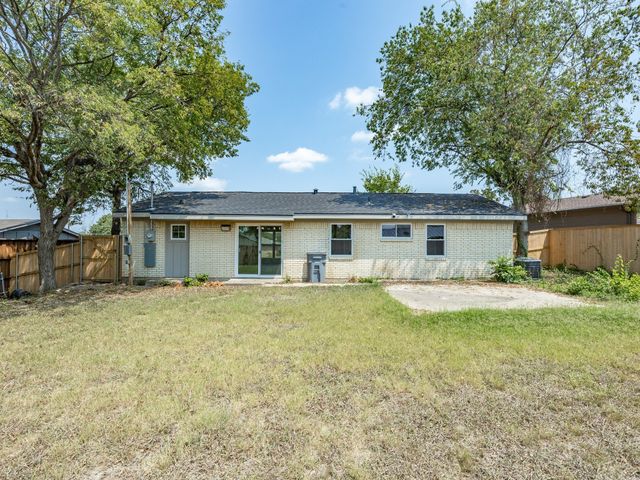 1142 Deerwood Drive, Dallas, TX 75232