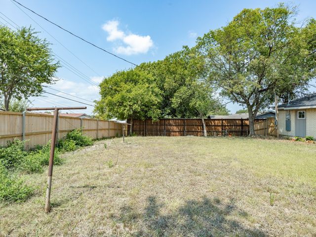 1142 Deerwood Drive, Dallas, TX 75232