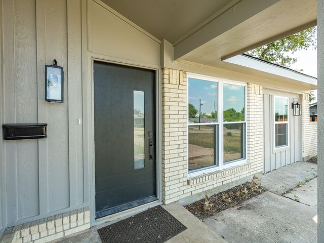 1142 Deerwood Drive, Dallas, TX 75232
