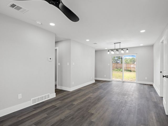 1142 Deerwood Drive, Dallas, TX 75232