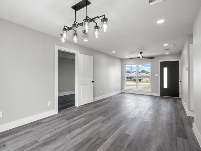 1142 Deerwood Drive, Dallas, TX 75232