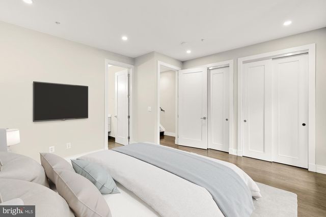 514 4th St SE Apt 100, Washington, DC 20003