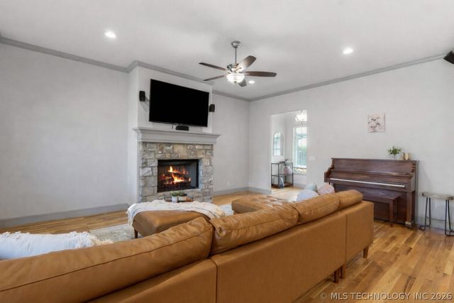 13019 S 5th Place, Jenks, OK 74037