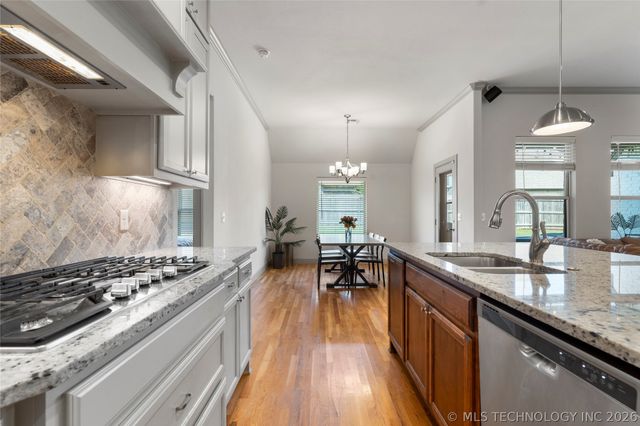 13019 S 5th Place, Jenks, OK 74037