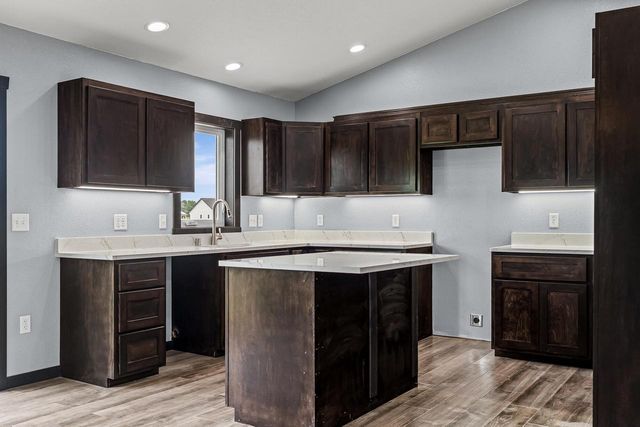 1212 Leo DRIVE, Holmen, WI 54636