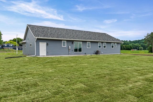 1212 Leo DRIVE, Holmen, WI 54636