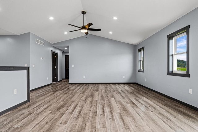 1212 Leo DRIVE, Holmen, WI 54636