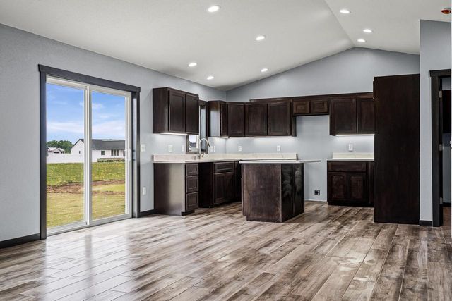 1212 Leo DRIVE, Holmen, WI 54636