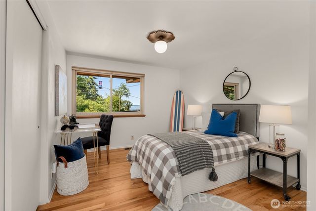 4000 SW Myrtle Street, Seattle, WA 98136
