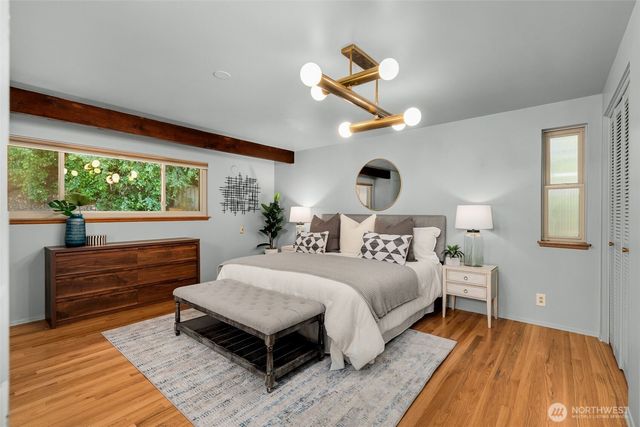 4000 SW Myrtle Street, Seattle, WA 98136