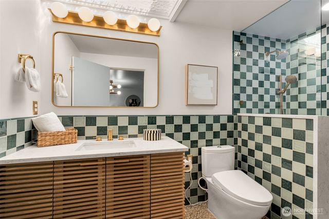 4000 SW Myrtle Street, Seattle, WA 98136