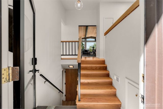4000 SW Myrtle Street, Seattle, WA 98136